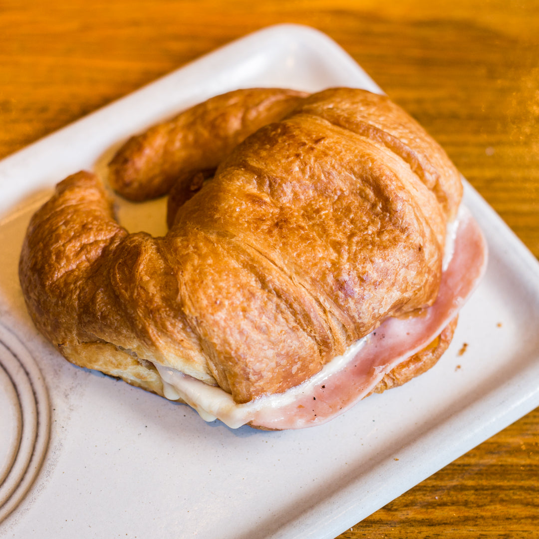 Croissant De Jamón Y Queso Juan Valdez Café Paraguay